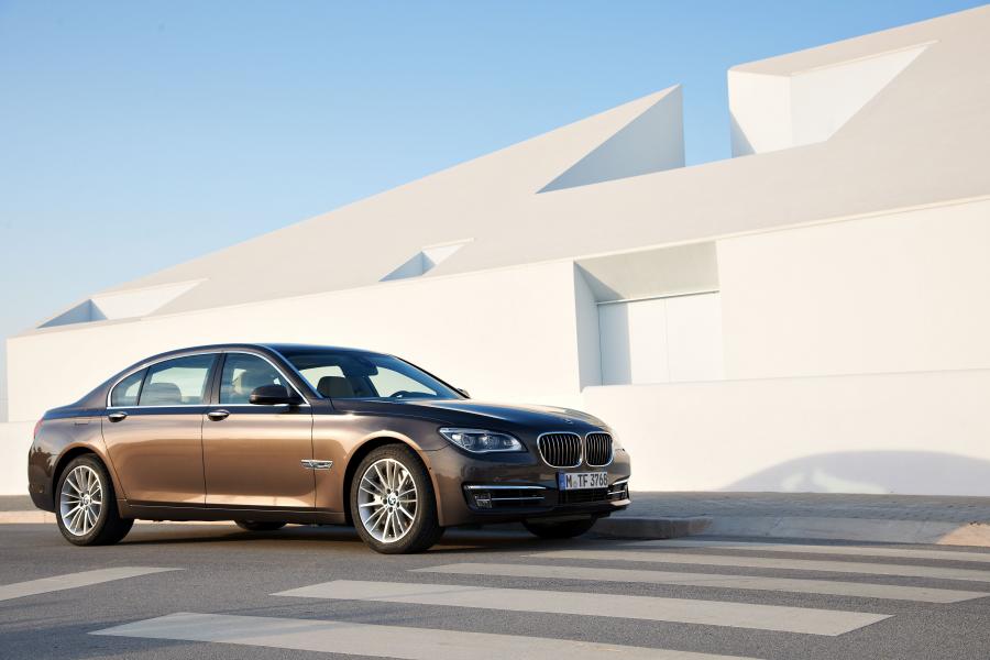  BMW 750iL 2012 года  (фото 58 из 61)